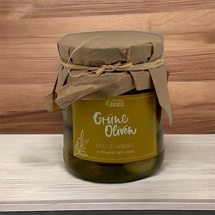 Grüne Oliven Knoblauch