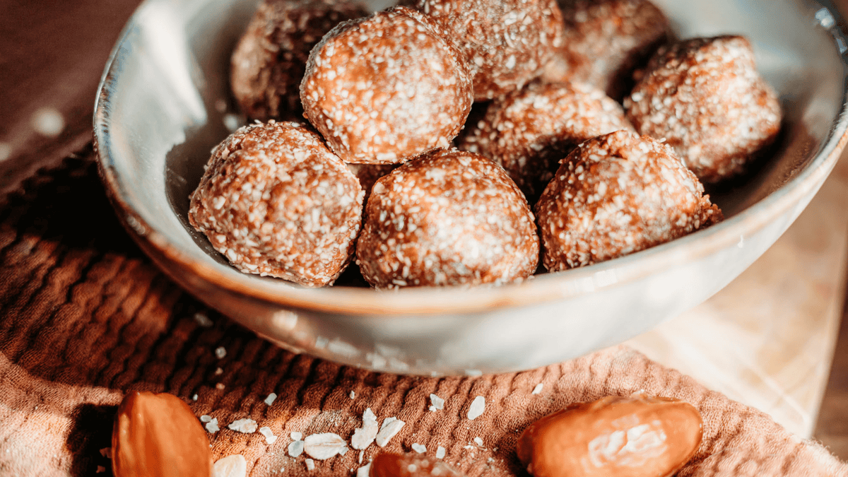 Energyballs mit Olivenöl – der perfekte Snack für zwischendurch - OlivenZauber - Olivenöl neu erleben